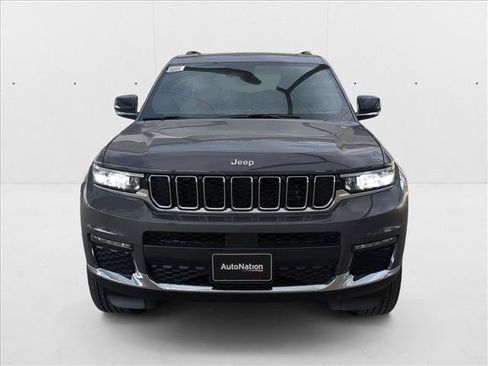 New 2025 Jeep Grand Cherokee L Limited image 6