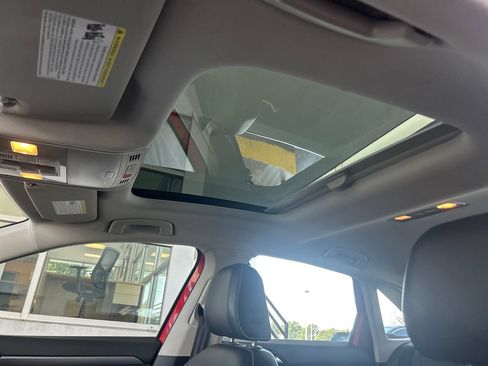 Used 2023 Volkswagen Jetta SE w/ Panoramic Sunroof Package FWD image 25