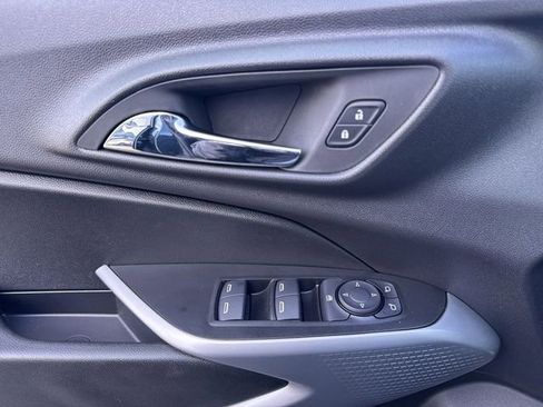 Certified 2025 Chevrolet Trax LS image 21