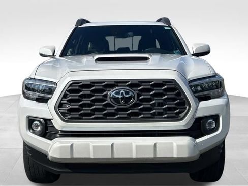 Used 2022 Toyota Tacoma TRD Sport w/ Technology Package AWD/4WD image 8