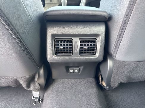 Used 2025 Toyota Camry SE FWD image 13