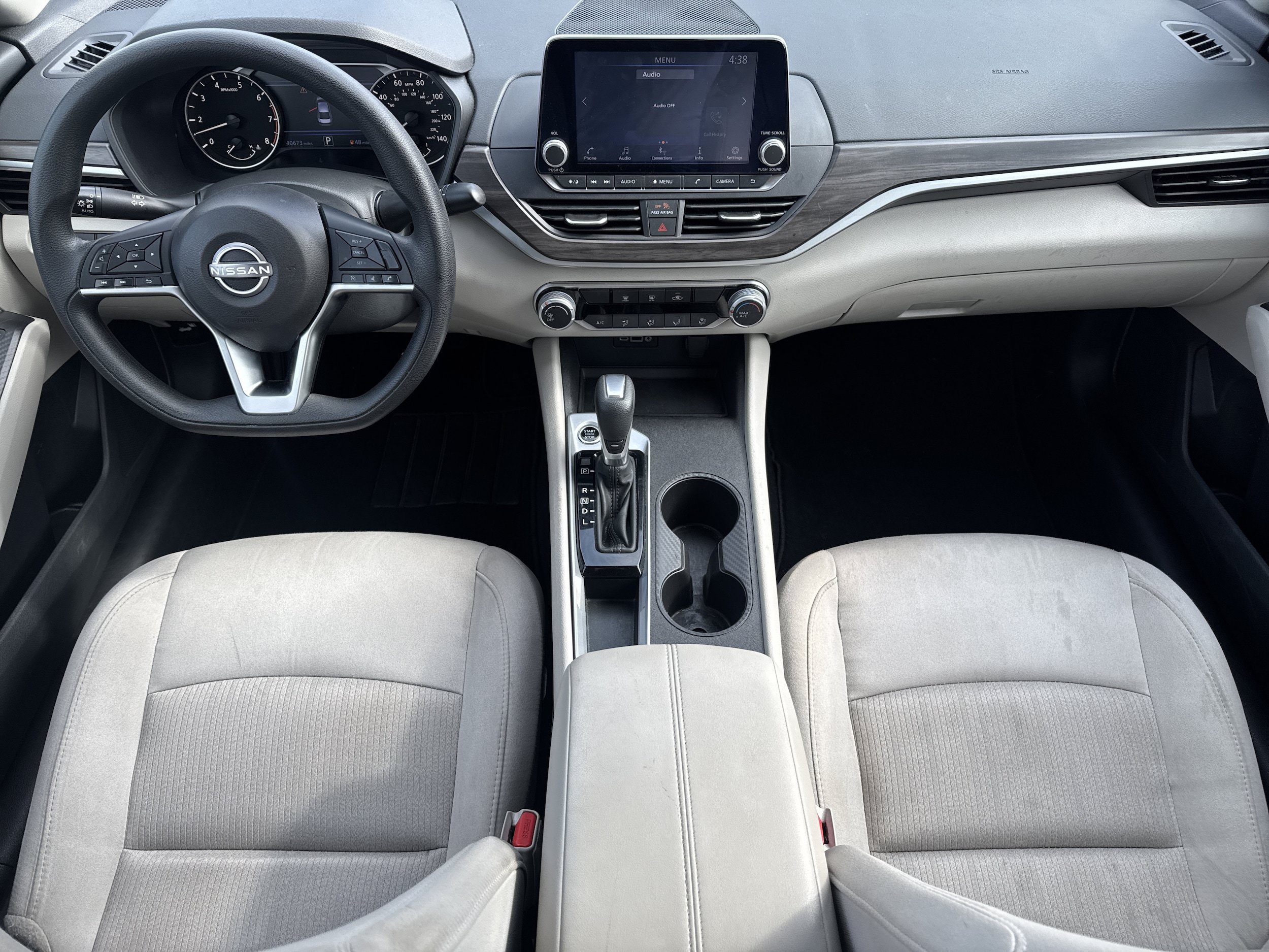 Used 2025 Nissan Altima 2.5 SV FWD image 16