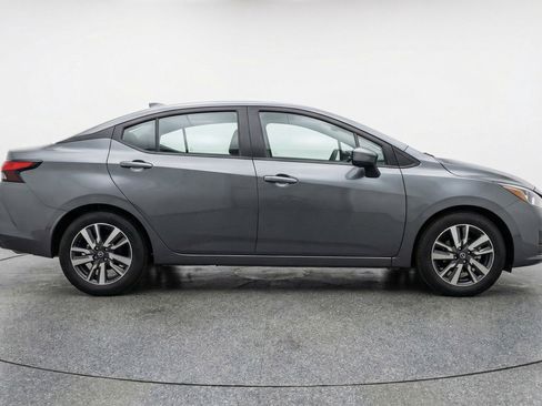 Used 2025 Nissan Versa SV image 11