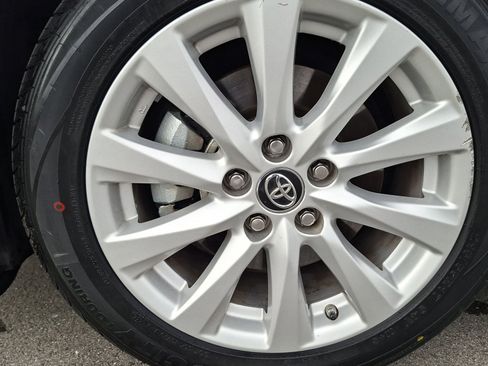 Used 2019 Toyota Camry LE image 25