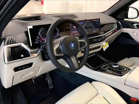 New 2026 BMW X5 xDrive50e w/ Executive Package image 8