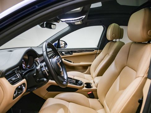 Certified 2023 Porsche Macan S AWD/4WD image 23