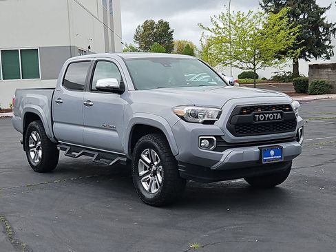 Used 2018 Toyota Tacoma Limited AWD/4WD image 8