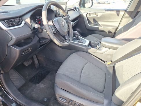 Used 2021 Toyota RAV4 XLE image 15