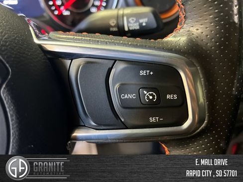 Used 2021 Jeep Gladiator Mojave w/ Dual Top Group AWD/4WD image 33
