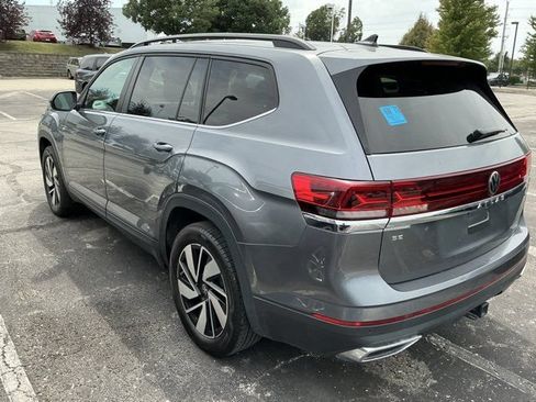 Used 2025 Volkswagen Atlas SE AWD/4WD image 14