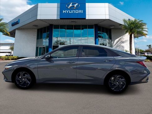 New 2026 Hyundai Elantra SEL Sport Premium FWD image 3