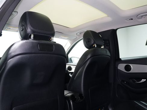 Used 2019 Mercedes-Benz GLC 300 4MATIC SUV image 16