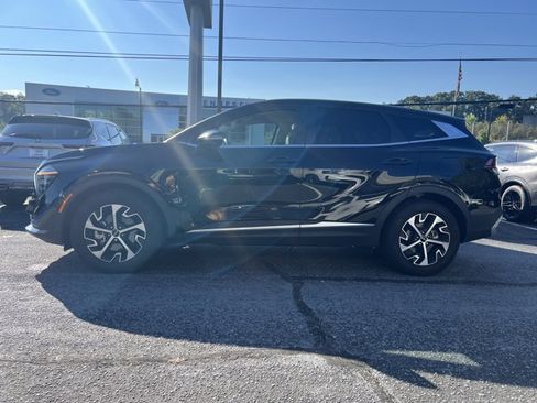 Certified 2025 Kia Sportage EX FWD image 2