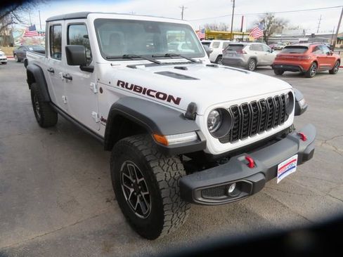 Used 2024 Jeep Gladiator Rubicon w/ Technology Group image 3