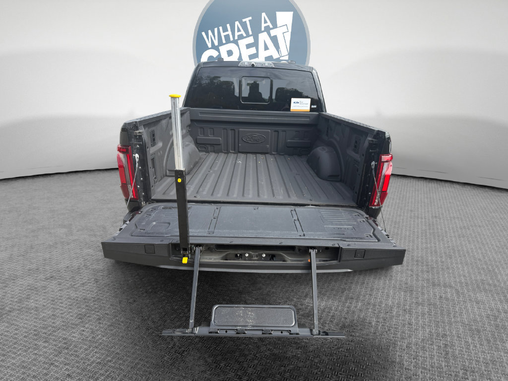 Used 2025 Ford F150 Raptor AWD/4WD image 25