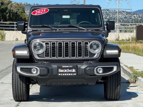 Used 2025 Jeep Wrangler Unlimited Sahara w/ Safety Group image 9