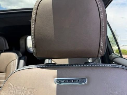 Used 2026 GMC Acadia Denali Ultimate w/ LPO, Floor Liner Package AWD/4WD image 19