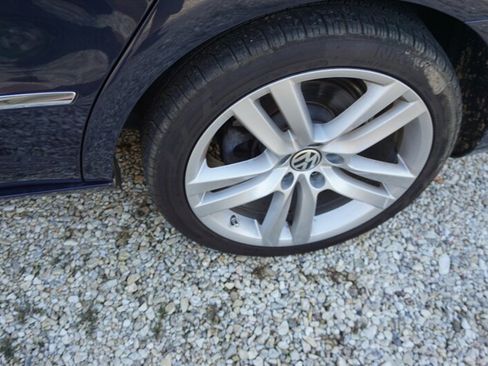Used 2014 Volkswagen CC Executive FWD image 35