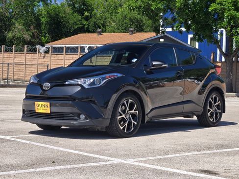 Used 2018 Toyota C-HR XLE FWD image 8