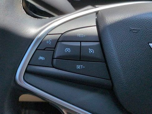 Used 2018 Cadillac XT5 FWD image 24