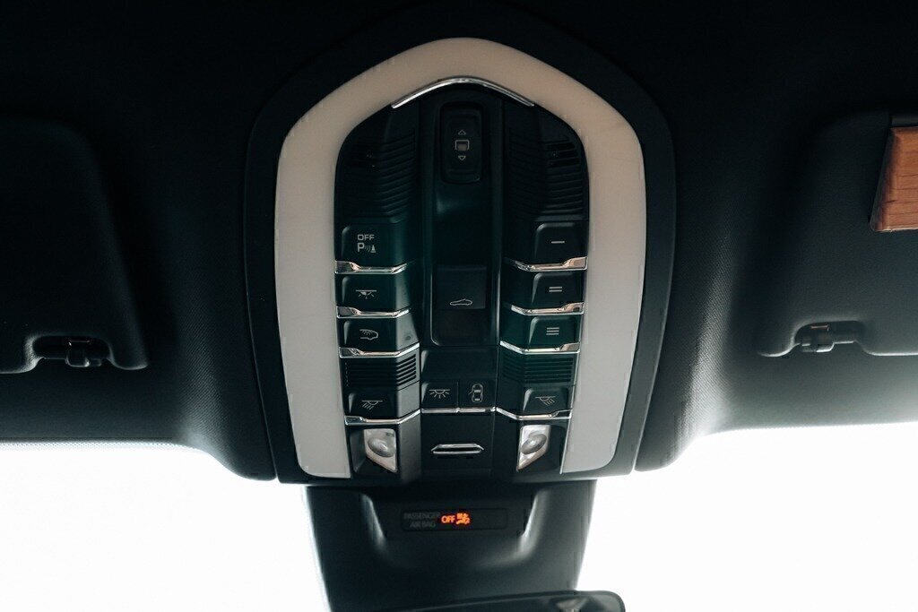 Used 2020 Porsche Macan AWD/4WD image 91