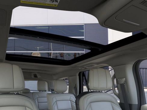 New 2026 Lincoln Navigator Reserve w/ Jet Appearance Package AWD/4WD image 22
