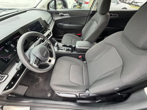 Used 2023 Kia Sportage LX FWD image 17