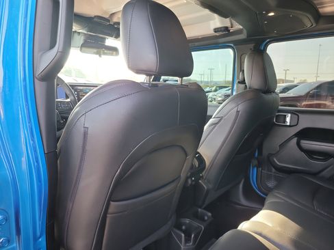 Used 2024 Jeep Wrangler Sport S image 12