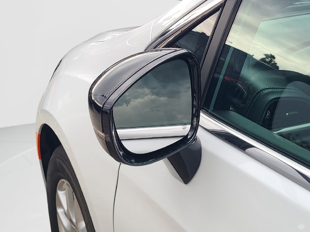 New 2027 Chrysler Pacifica Select FWD image 26