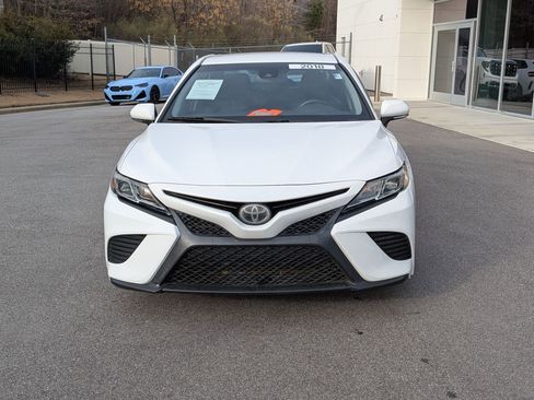 Used 2018 Toyota Camry SE image 8