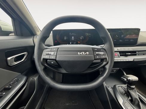 Used 2025 Kia K4 FWD image 12