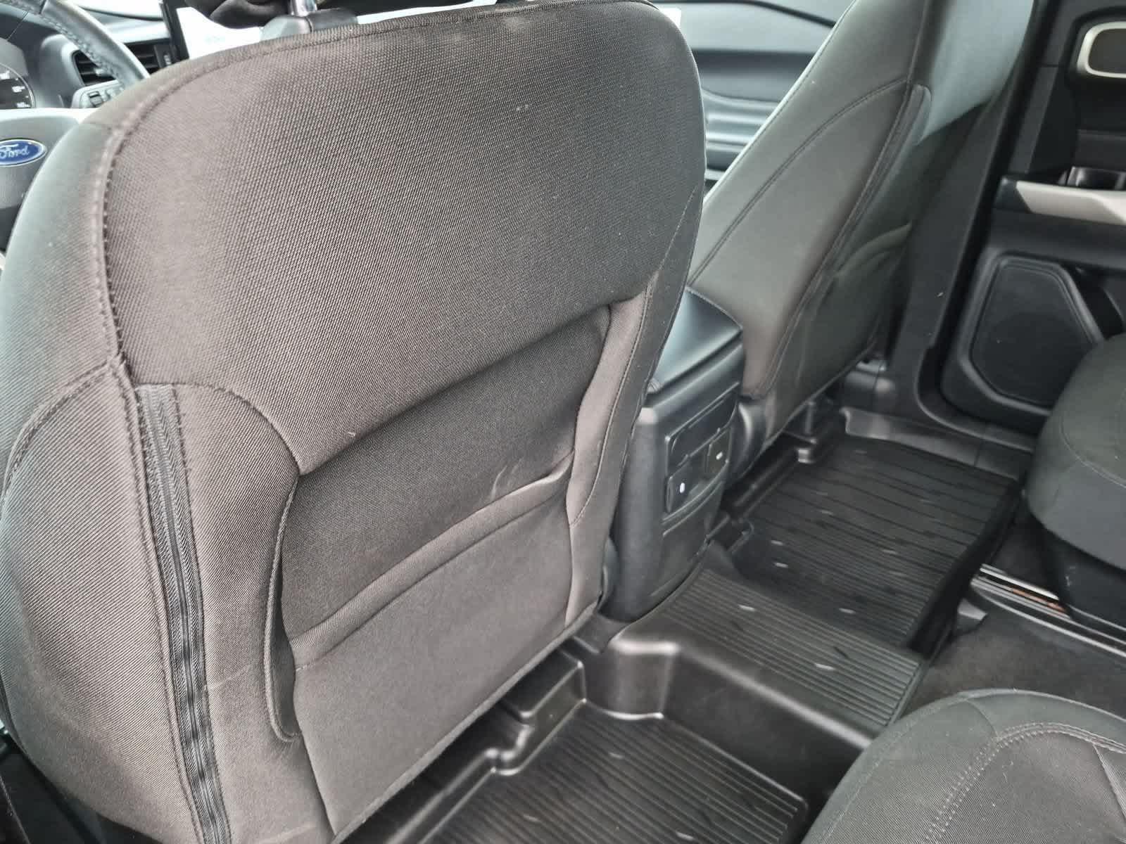 Used 2023 Ford Explorer XLT AWD/4WD image 18
