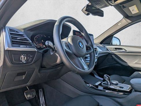 Used 2025 BMW X4 xDrive30i image 10