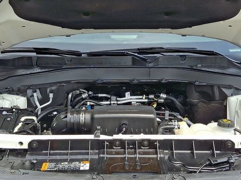 Used 2023 Ford Explorer XLT w/ Equipment Group 202A AWD/4WD image 31