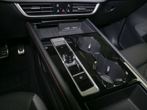 Certified 2025 Volkswagen Atlas Peak Edition SE AWD/4WD image 35