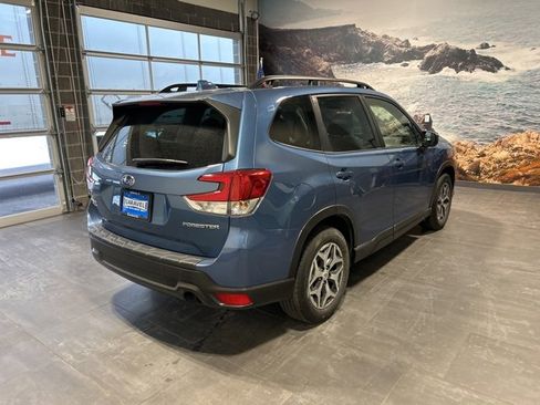 Used 2023 Subaru Forester Premium image 41
