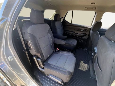 Used 2020 Chevrolet Traverse LT image 27