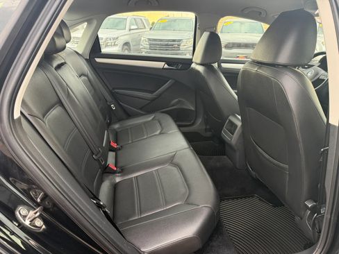 Used 2012 Volkswagen Passat 2.5 SE FWD image 14
