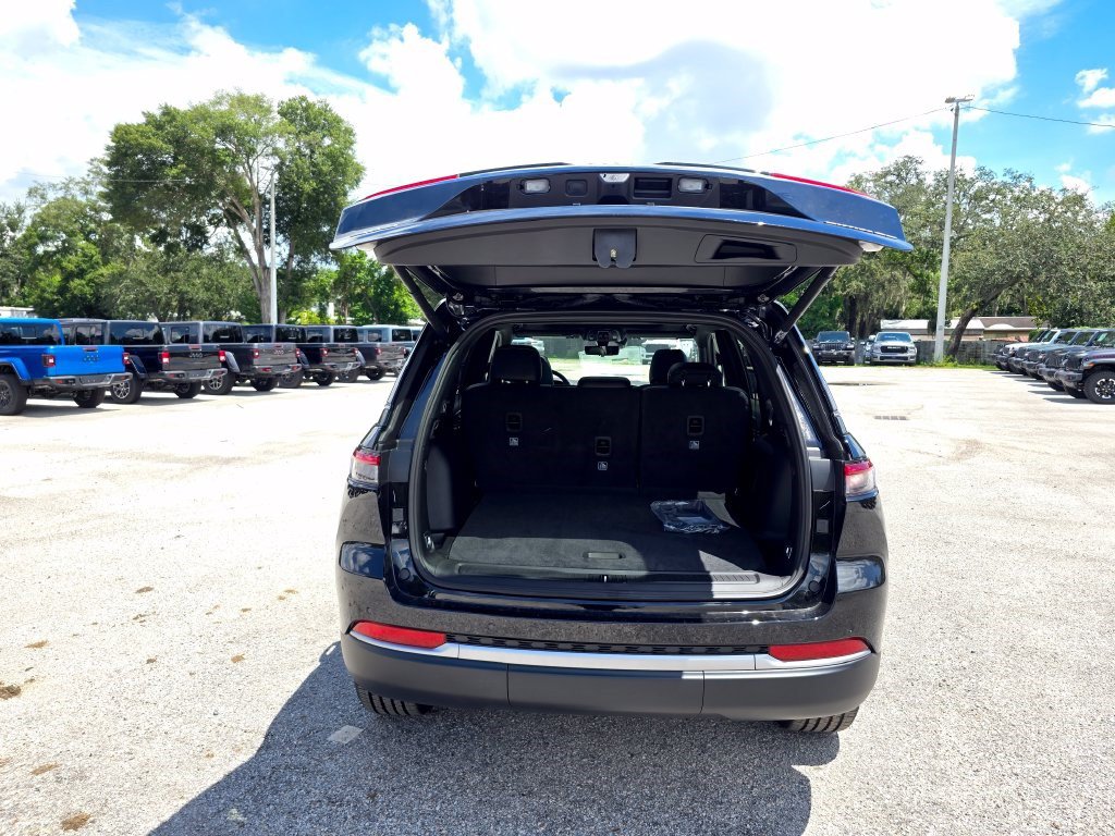 New 2027 Jeep Grand Cherokee Limited w/ Technology Group II AWD/4WD image 39