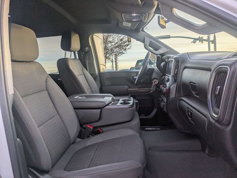 Used 2023 Chevrolet Silverado 2500 LT image 29