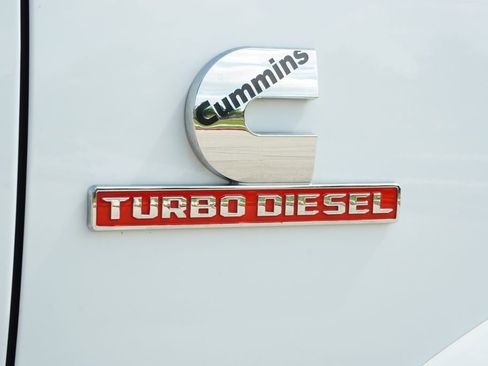 Used 2024 RAM 3500 Tradesman w/ Chrome Appearance Group AWD/4WD image 10