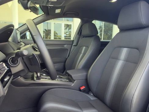 Used 2025 Honda Civic Sport image 4