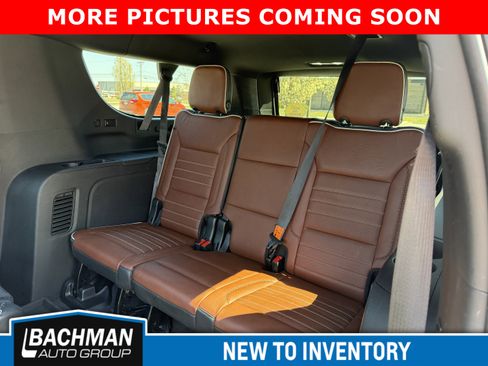 Used 2023 GMC Yukon XL Denali Ultimate image 8