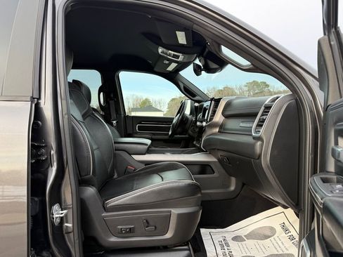 Used 2020 RAM 2500 Laramie w/ Night Edition image 21