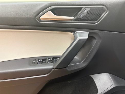Used 2019 Volkswagen Tiguan SE AWD/4WD image 25