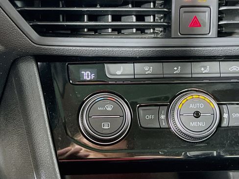 Used 2023 Volkswagen Jetta SE FWD image 19