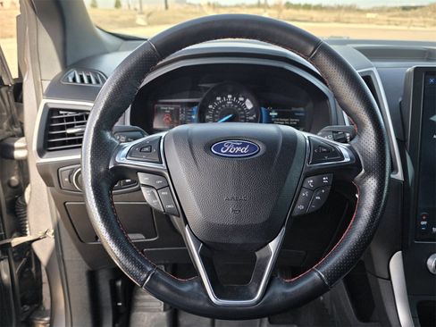 Used 2022 Ford Edge ST-Line image 11