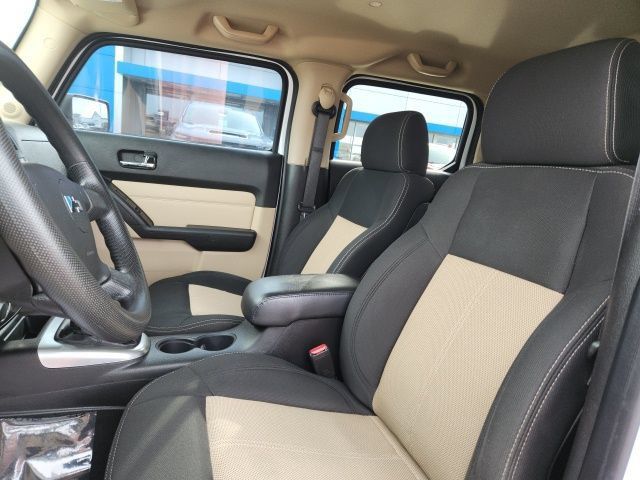 Used 2010 HUMMER H3T AWD/4WD image 14