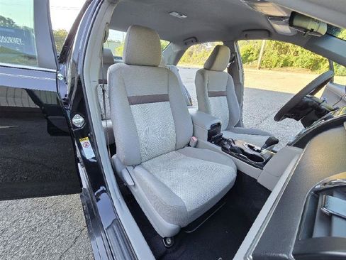 Used 2013 Toyota Camry LE FWD image 10