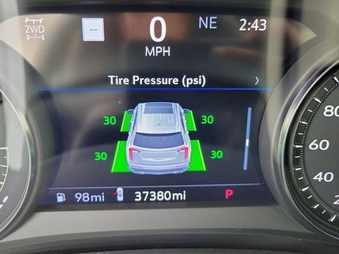 Used 2022 Cadillac XT6 Premium Luxury w/ Technology Package image 28